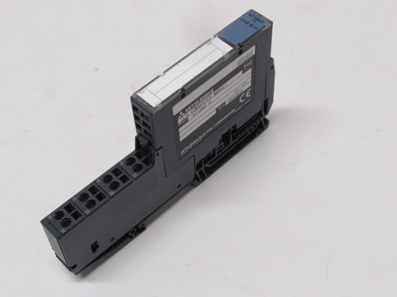 Mitsubishi Electric ST1DA2-V Модуль аналогового вывода