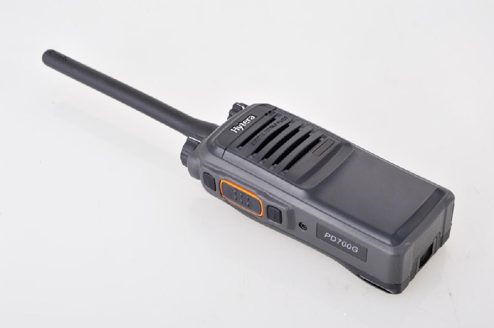 Цифровая портативная DMR радиостанция HYTERA PD705LT