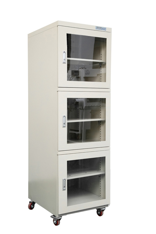 Kadamm DC728A ESD Шкаф сухого хранения с 3 секциями белый