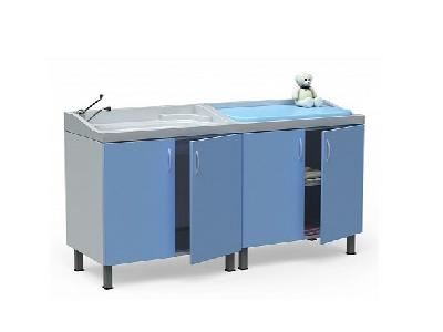 Столы для санитарной обработки новорожденных